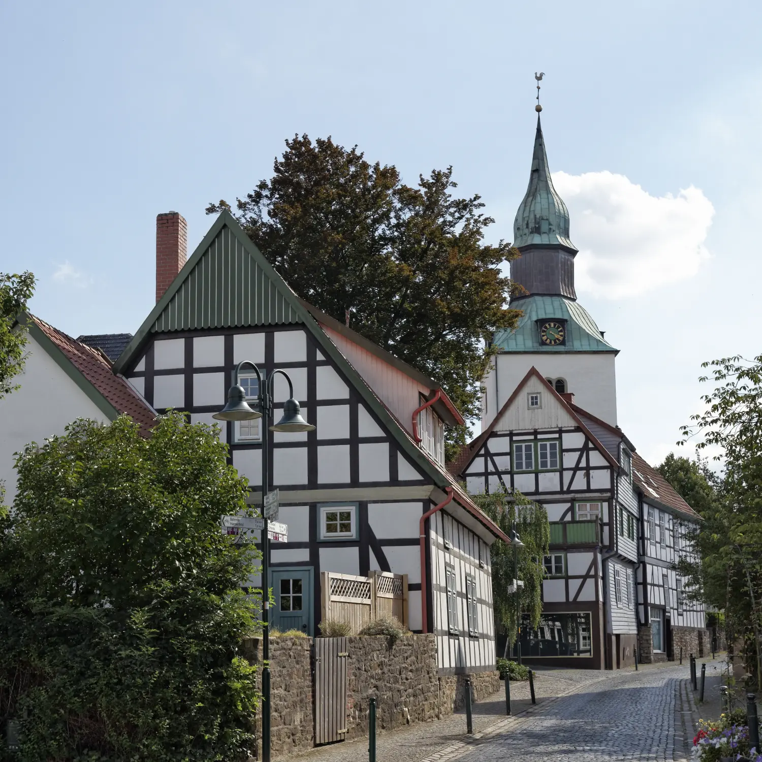 Turm der St.-Nikolai-Kirche in Bad Essen, Osnabrücker Land, Niedersachsen, Deutschland